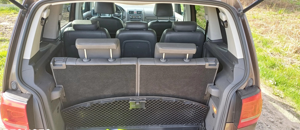 Volkswagen Touran cena 38000 przebieg: 290000, rok produkcji 2011 z Kobylin małe 211